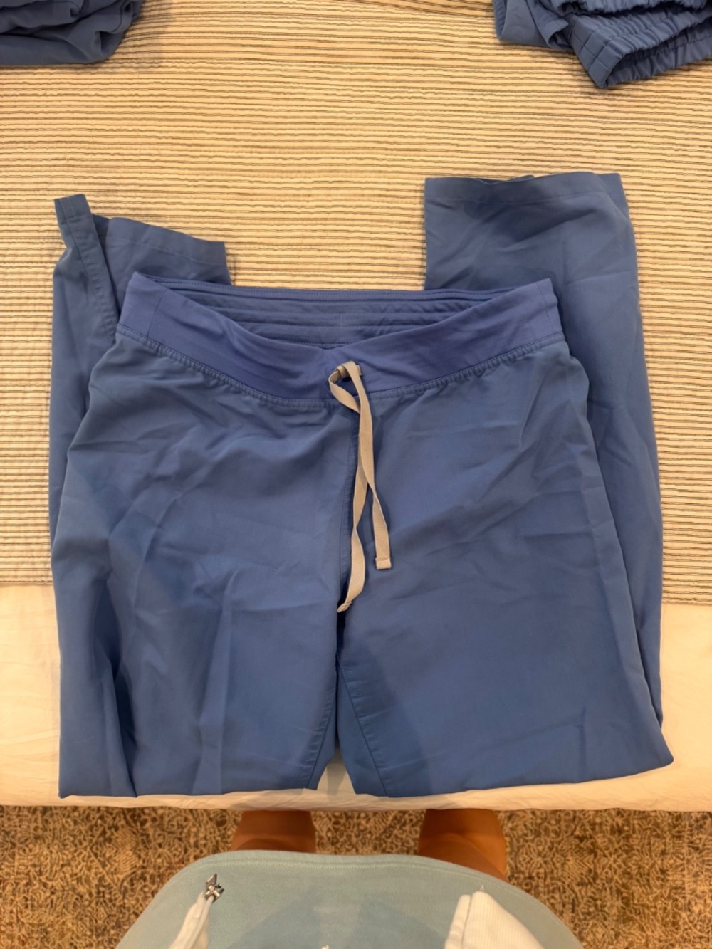 Livingston Figs Scrub Pants - Picture 2 of 4